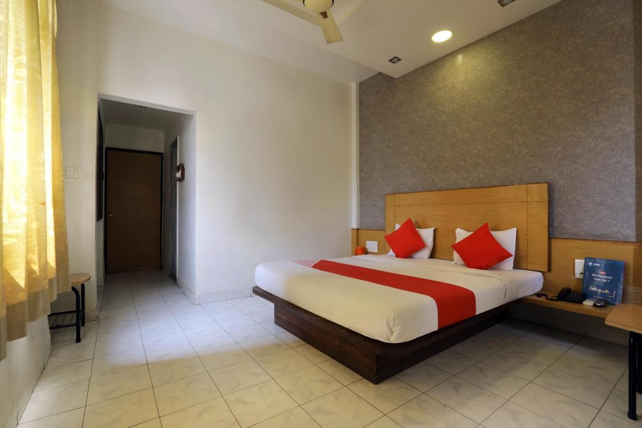 Saish Hotel Ширди Экстерьер фото