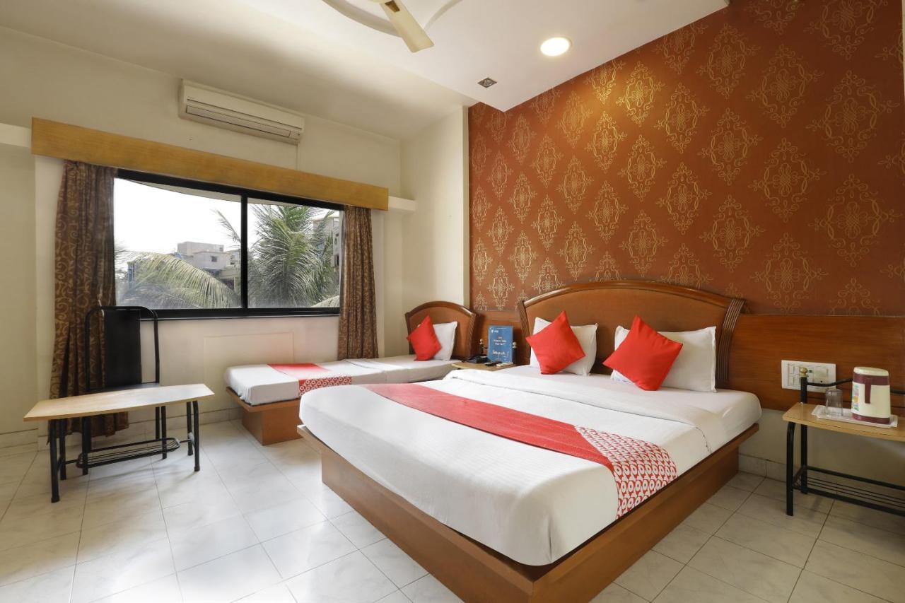 Saish Hotel Ширди Экстерьер фото