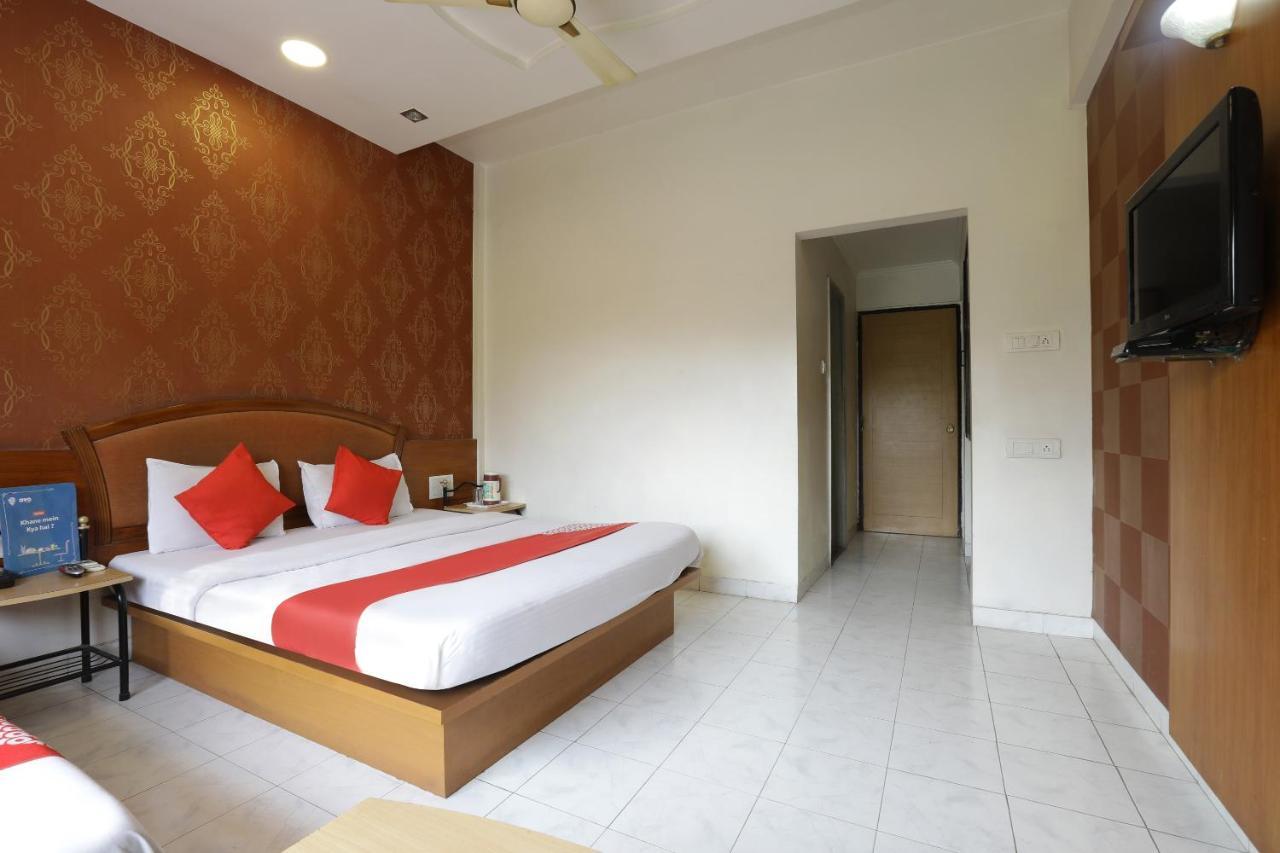 Saish Hotel Ширди Экстерьер фото